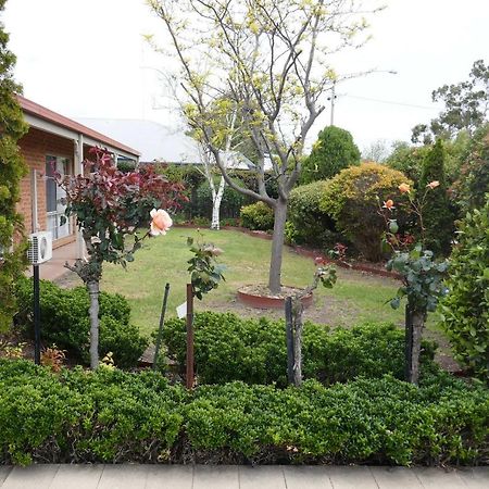 Colonial Motor Inn Bairnsdale Golden Chain Property Екстер'єр фото