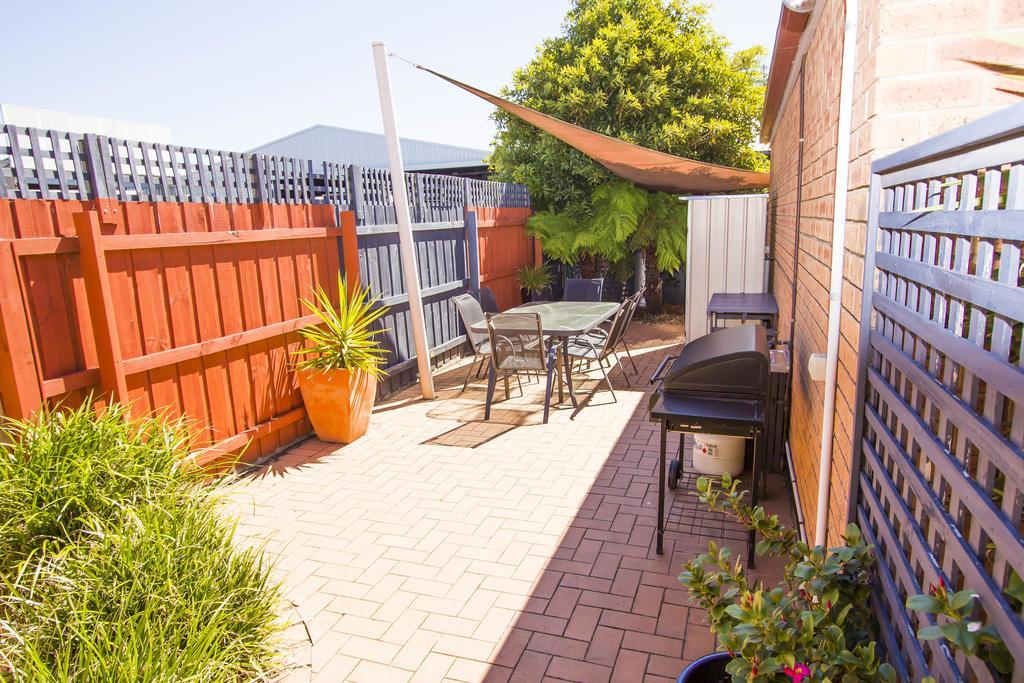 Colonial Motor Inn Bairnsdale Golden Chain Property Екстер'єр фото