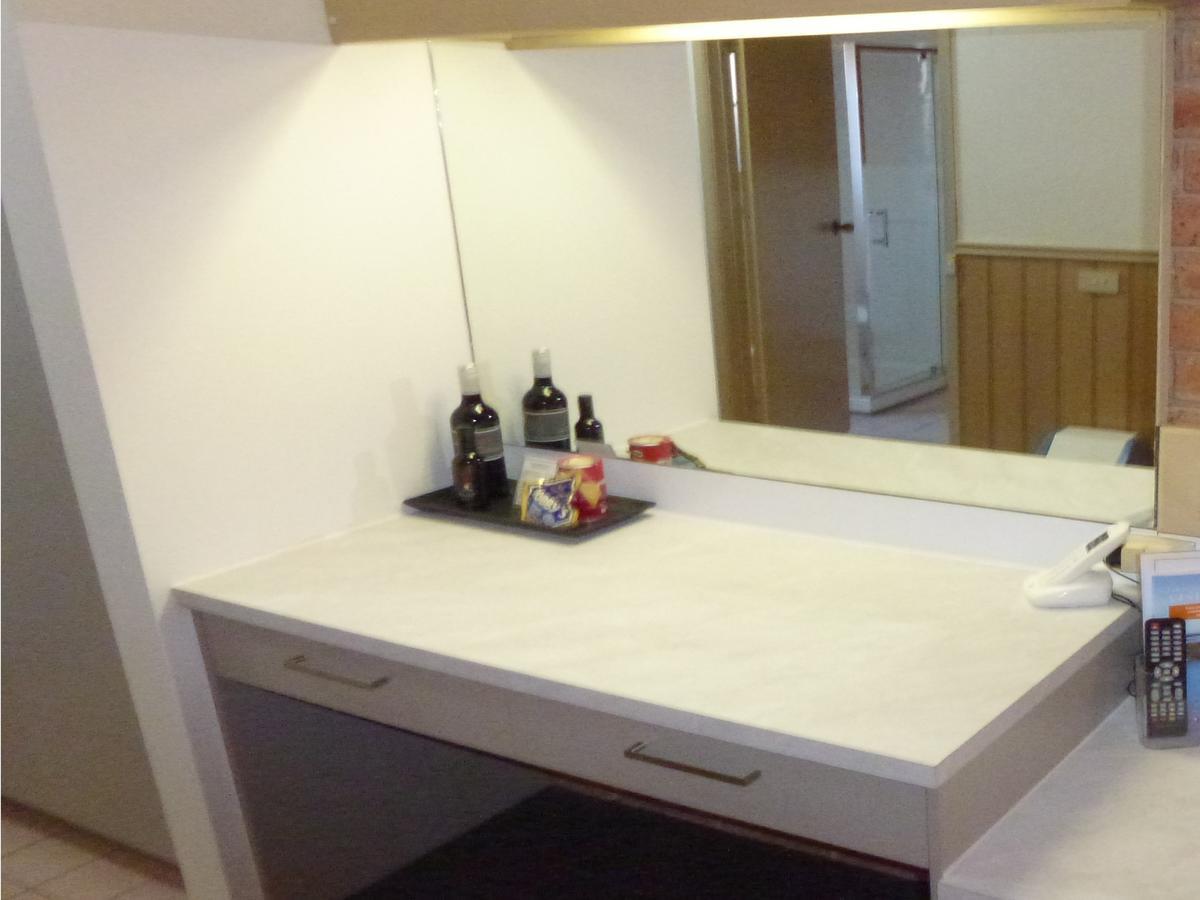 Colonial Motor Inn Bairnsdale Golden Chain Property Екстер'єр фото