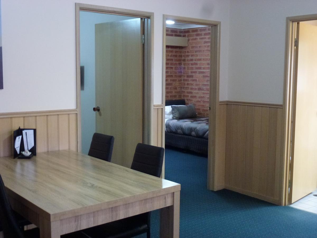 Colonial Motor Inn Bairnsdale Golden Chain Property Екстер'єр фото