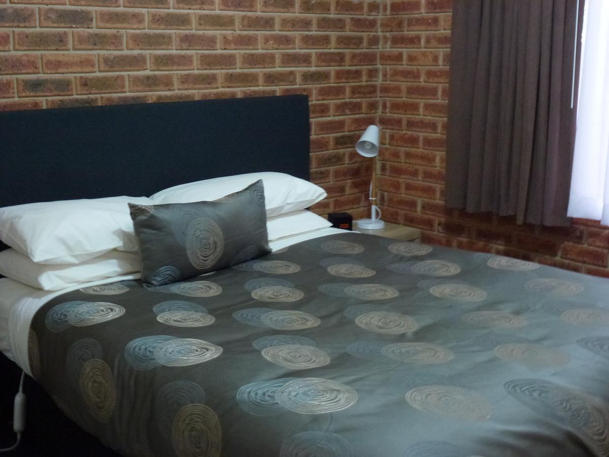 Colonial Motor Inn Bairnsdale Golden Chain Property Екстер'єр фото