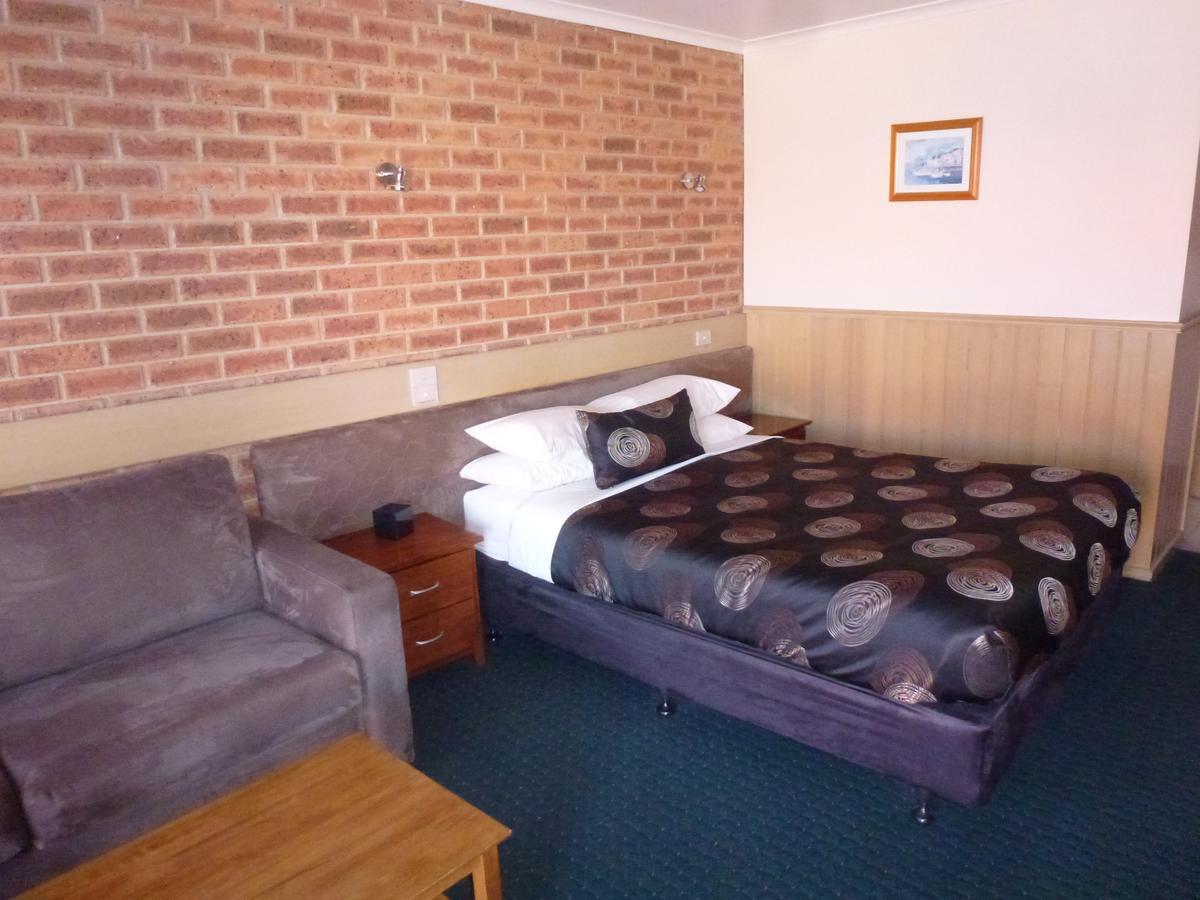 Colonial Motor Inn Bairnsdale Golden Chain Property Екстер'єр фото