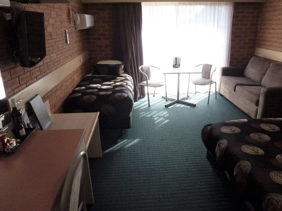 Colonial Motor Inn Bairnsdale Golden Chain Property Екстер'єр фото