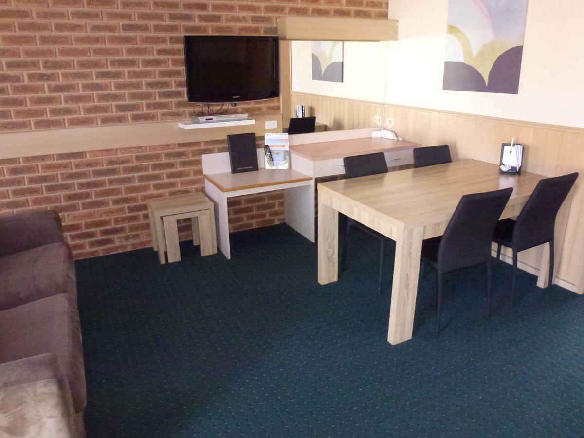 Colonial Motor Inn Bairnsdale Golden Chain Property Екстер'єр фото
