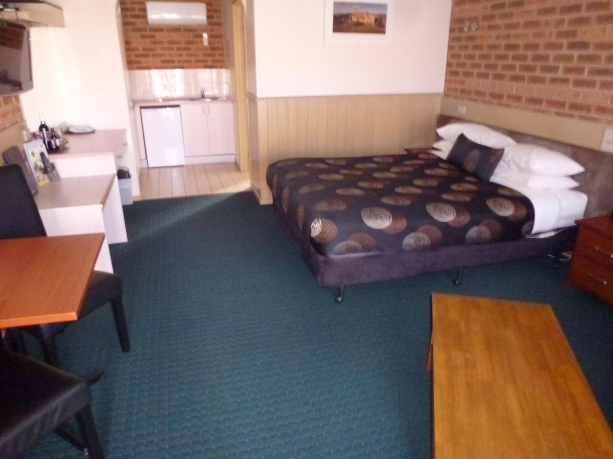 Colonial Motor Inn Bairnsdale Golden Chain Property Екстер'єр фото