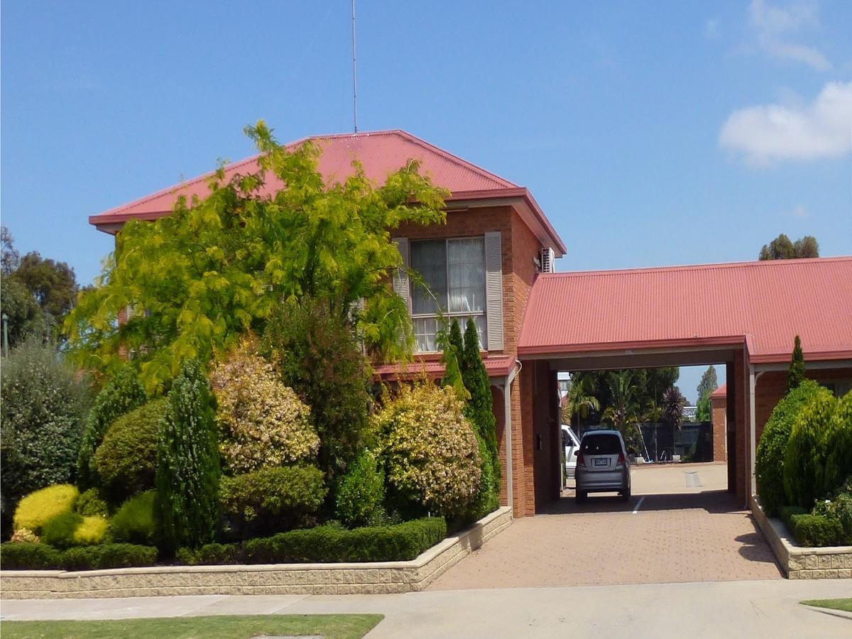 Colonial Motor Inn Bairnsdale Golden Chain Property Екстер'єр фото