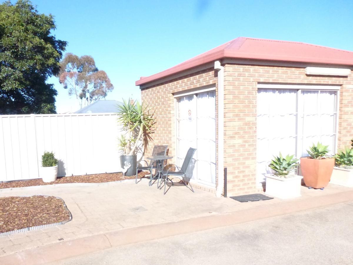 Colonial Motor Inn Bairnsdale Golden Chain Property Екстер'єр фото