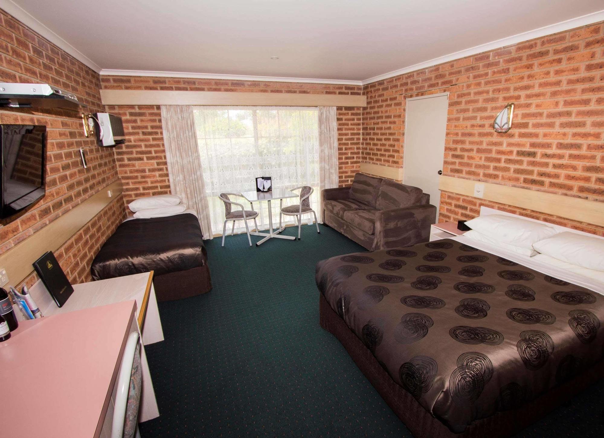 Colonial Motor Inn Bairnsdale Golden Chain Property Екстер'єр фото