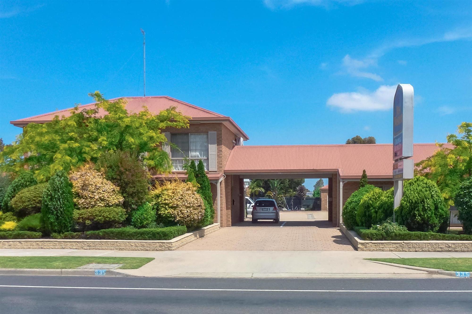 Colonial Motor Inn Bairnsdale Golden Chain Property Екстер'єр фото