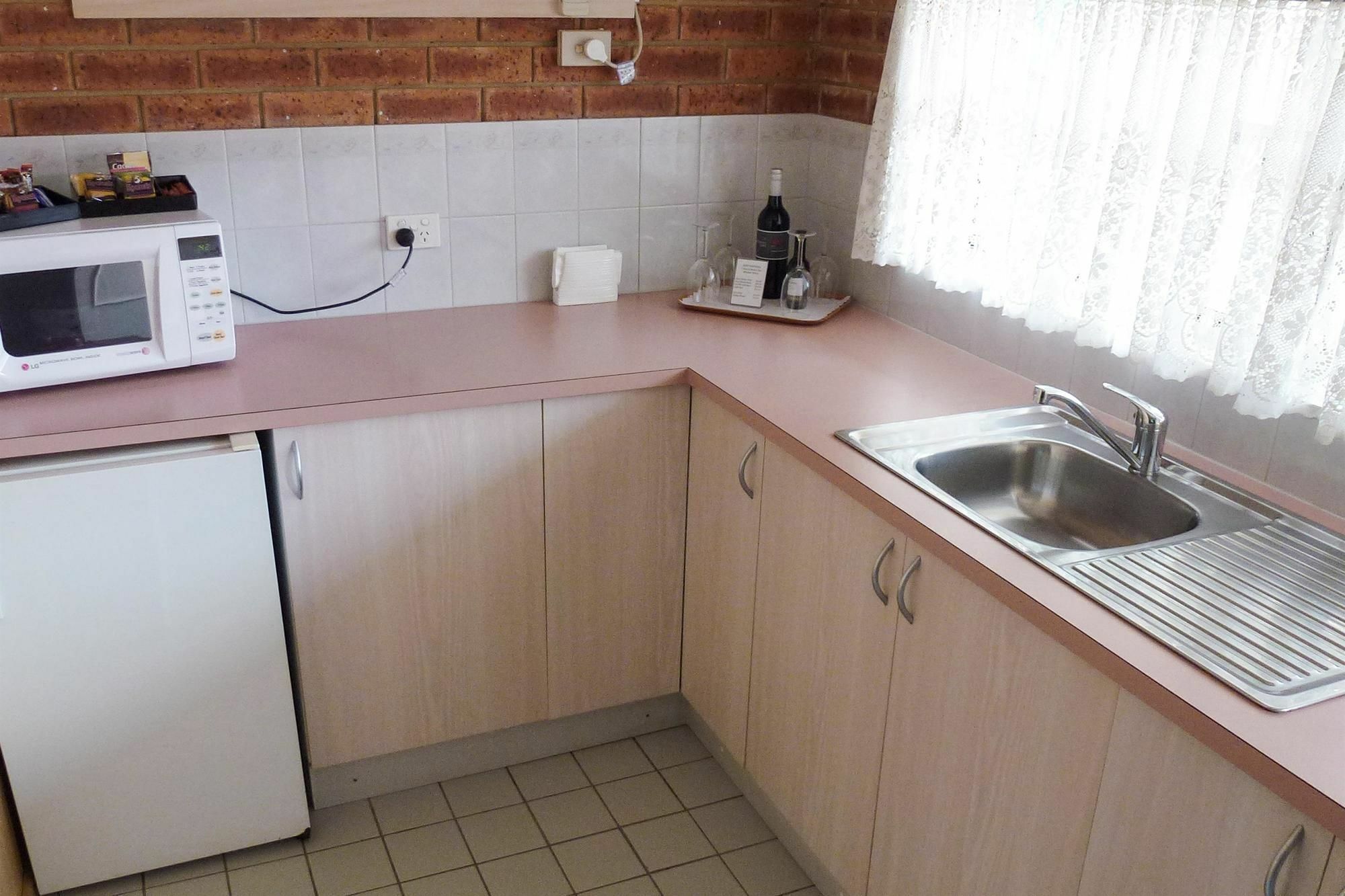 Colonial Motor Inn Bairnsdale Golden Chain Property Екстер'єр фото