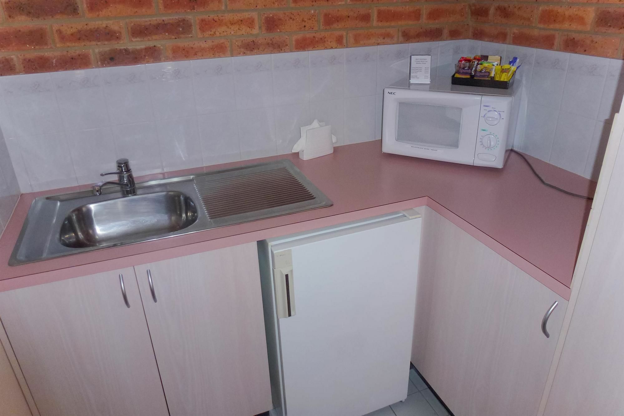 Colonial Motor Inn Bairnsdale Golden Chain Property Екстер'єр фото