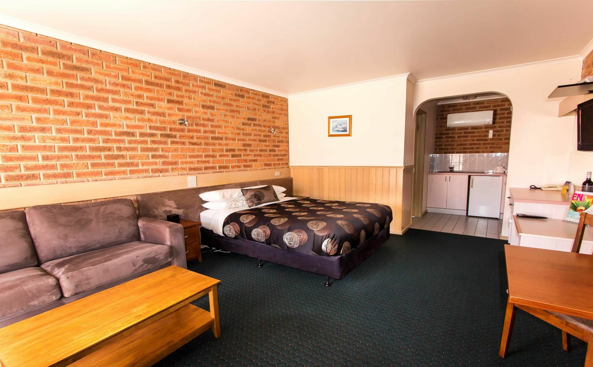 Colonial Motor Inn Bairnsdale Golden Chain Property Екстер'єр фото
