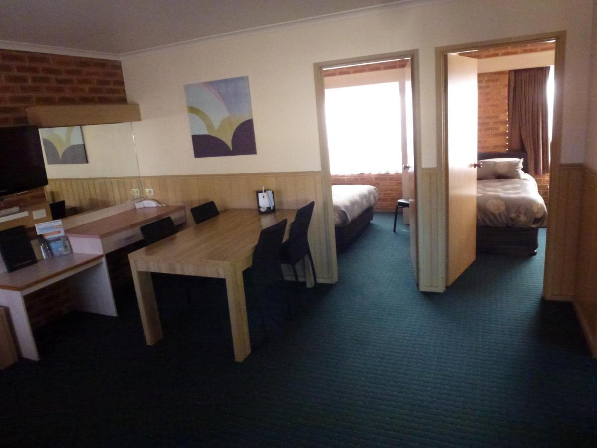 Colonial Motor Inn Bairnsdale Golden Chain Property Екстер'єр фото