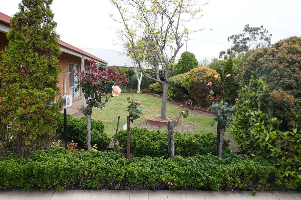 Colonial Motor Inn Bairnsdale Golden Chain Property Екстер'єр фото